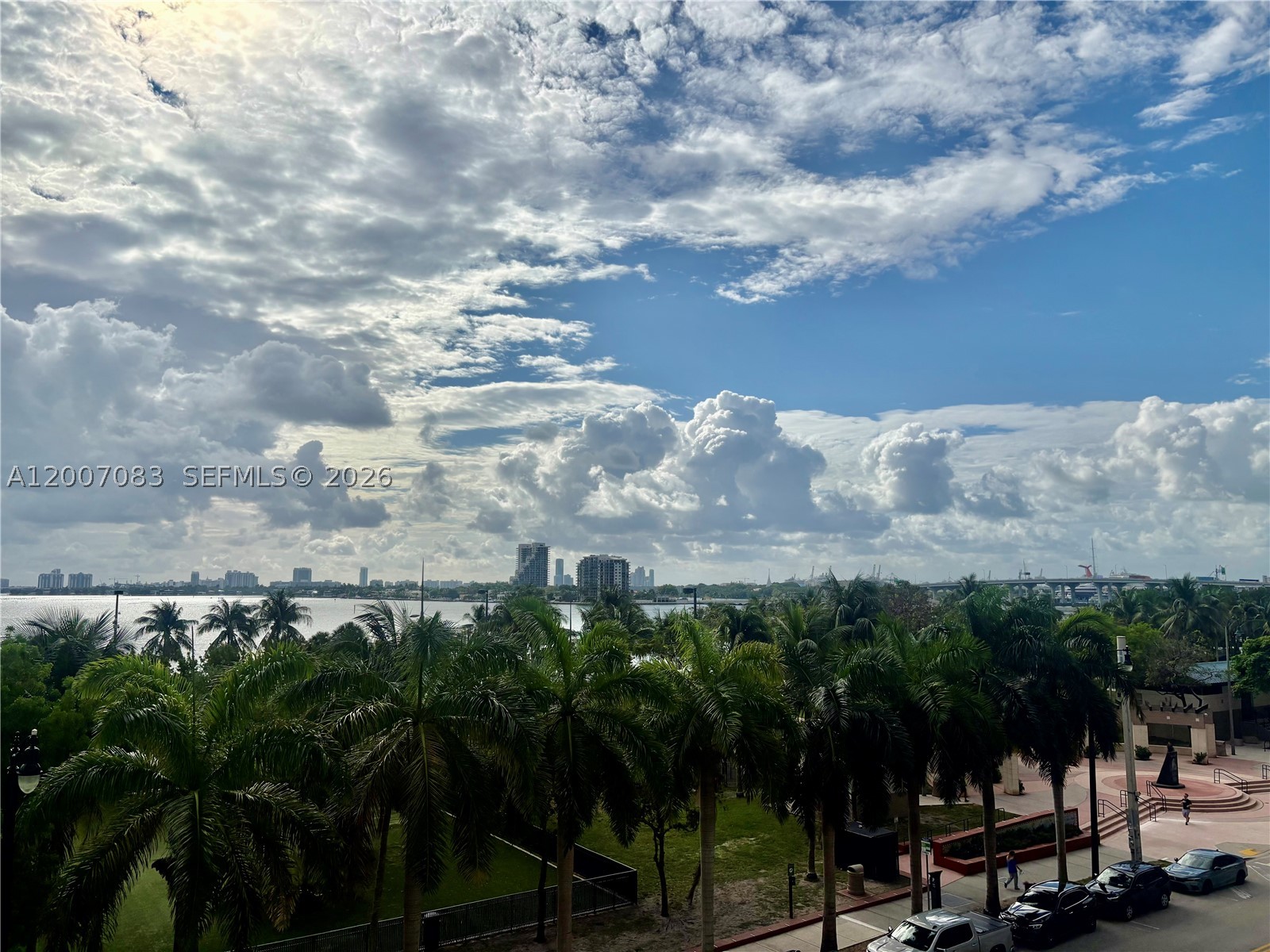 1800 N Bayshore Dr 303