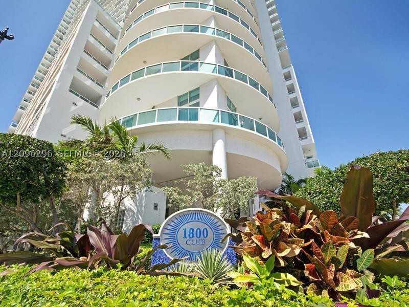 1800 N Bayshore Dr 2210