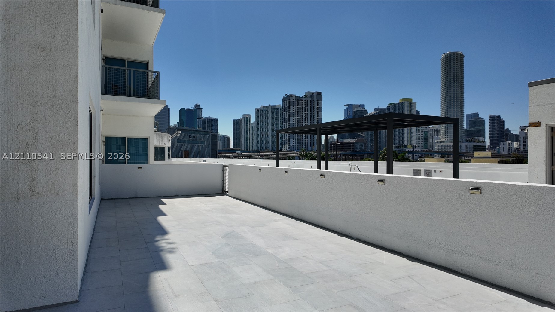 10 SW South River Dr 610