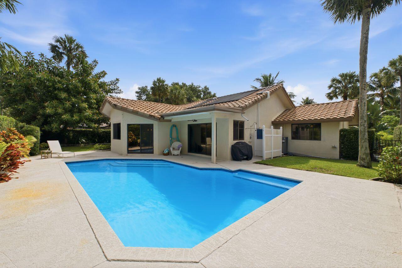 2719 Oak Tree Lane