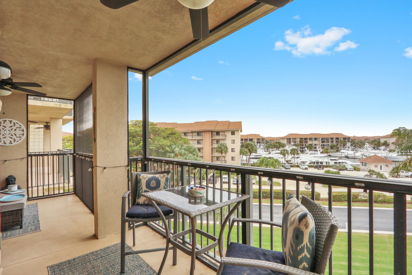 901 Seafarer Circle 403